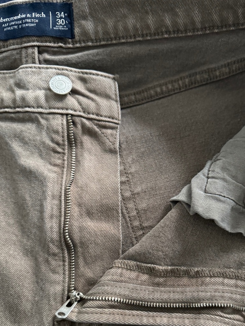 A&F Men's 34x30 90s Athletic Straight Jean - Light Brown Wash - Picture 5 of 7